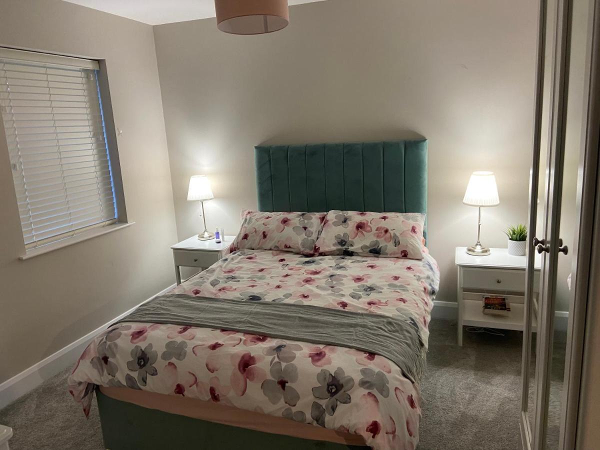 Beautiful Private Room And Bathroom Ballycastle Exterior foto
