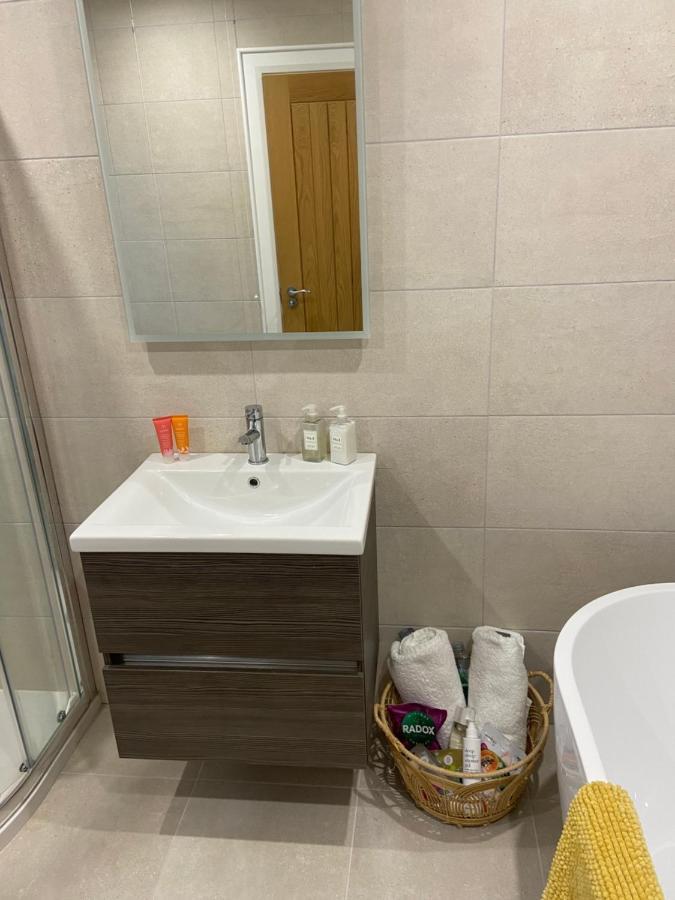 Beautiful Private Room And Bathroom Ballycastle Exterior foto